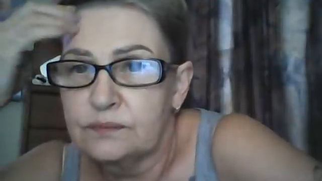 На улице зима,а дома с друзьями,тепло и уютна. смотреть онлайн