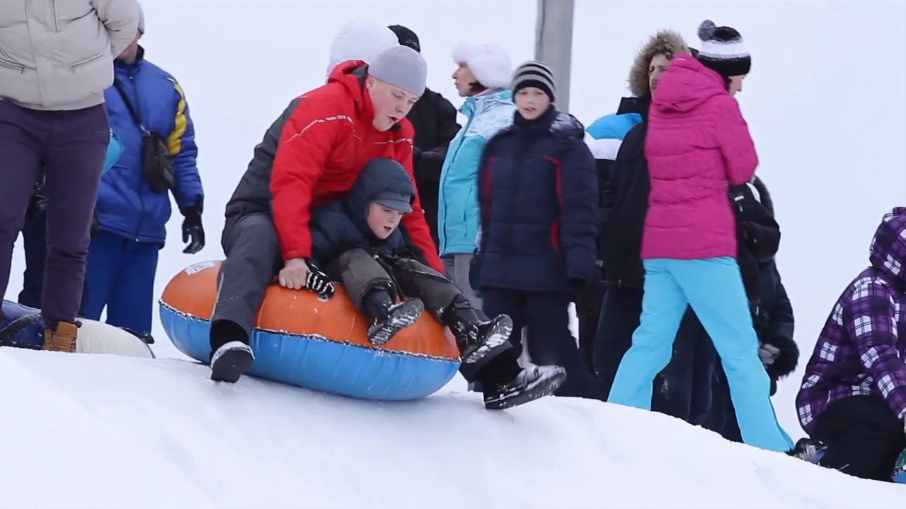 Катание на Заячьей Горке, VS Park, Владимиро-Суздальский парк семейного отдыха, 2013 год смотреть онлайн