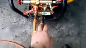 Бензиновая мойка высокого давления