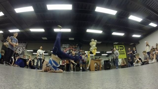 "Step In Bit vol.4" B-Boy до 14 лет 1/8 Ширканов Олег vs Аксенов Арсений смотреть онлайн