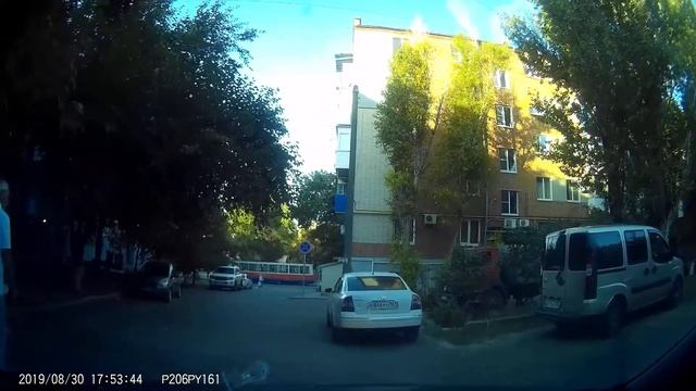 Покатушки Таганрог Рынок Фрунзе Русское поле смотреть онлайн