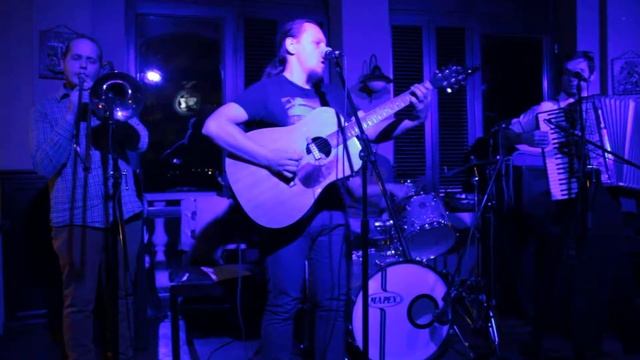 10 негритят - Простуженый блюз (live in Nikolayev) смотреть онлайн