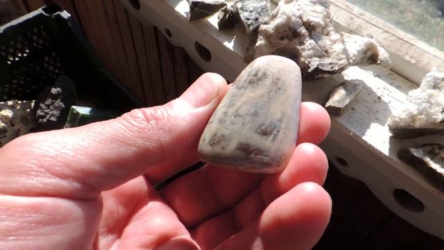 Кабошон из солнечного камня (Урал) смотреть онлайн