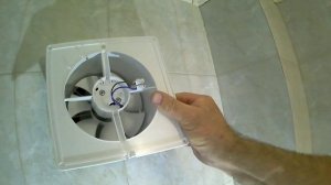 Установка вытяжного вентилятора в туалет. Электричества нет.