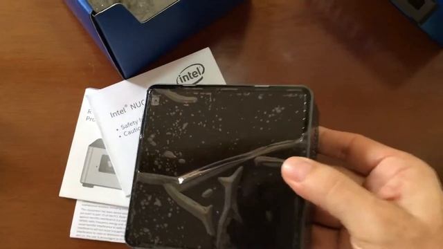Intel NUC Mini pc kit, NUC6CAYH unboxing смотреть онлайн