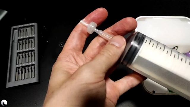 Repair of a soap dispenser. Ремонт дозатора мыла. смотреть онлайн