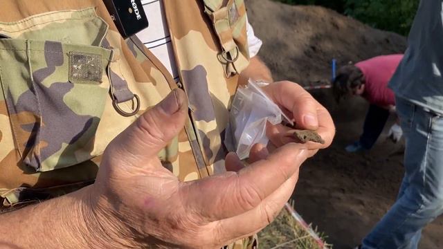 Раскопки поселения каменного века близ древнего города Елец смотреть онлайн