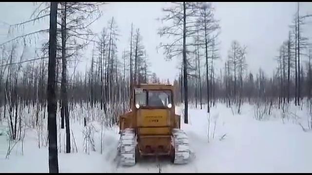 СЕЛ В ПЕРЕМЕТЕ, ТЯНЕМ ТРАКТОРОМ ПО МАРИ.