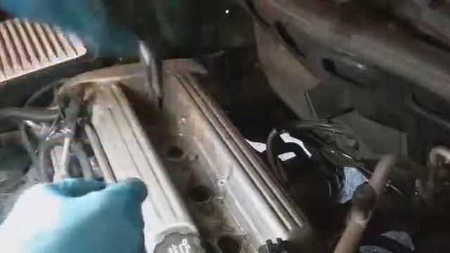 Spark plug blow out! 02 Saturn vue pt1 смотреть онлайн