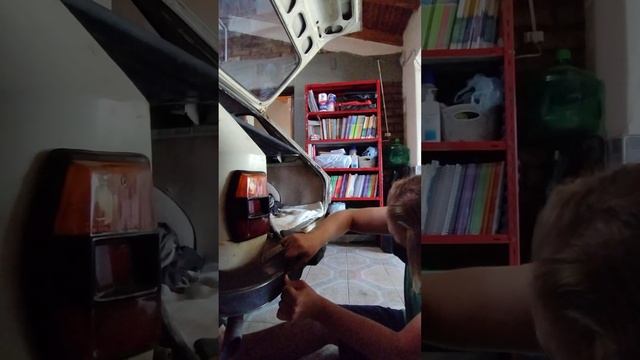 LIJADO DE PARAGOLPE TRASERO DE RENAULT 6 смотреть онлайн