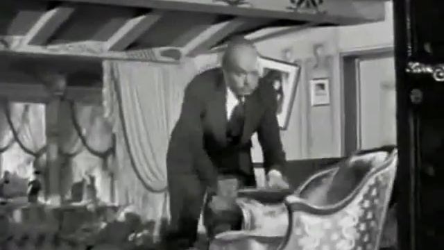 Citizen Kane: Room Fixing Scene смотреть онлайн
