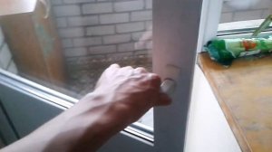 Видео: Как открыть пластиковую балконную дверь изнутри?