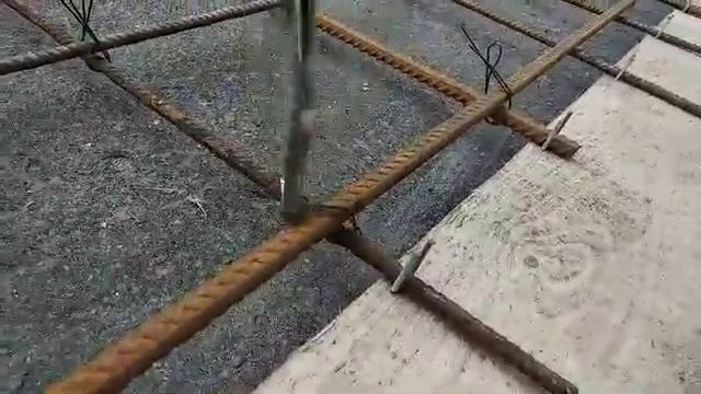 Подготовка соединений и вязка арматуры. смотреть онлайн