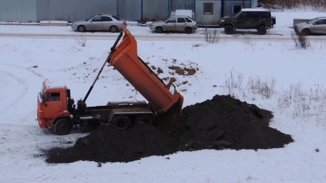 Детям посмотреть как Самосвал разгружается. смотреть онлайн