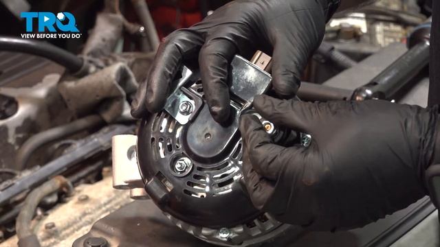 How to Replace Alternator 2003-2011 Honda Element смотреть онлайн