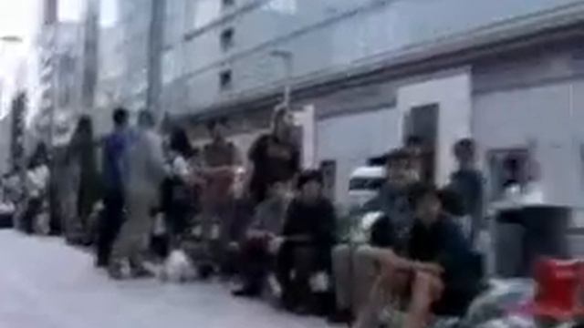 Айфономания в мире не стихает смотреть онлайн