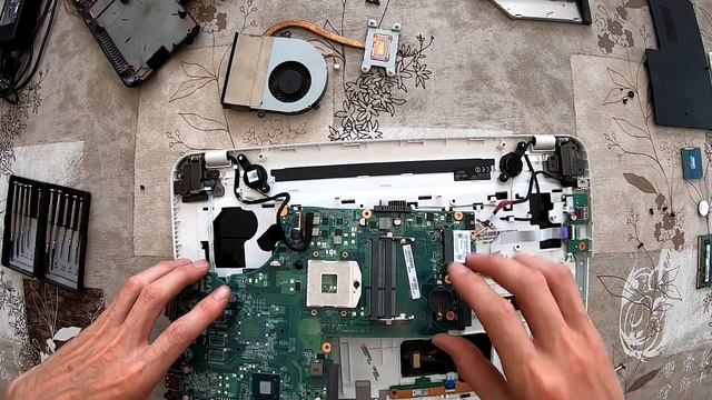 Toshiba Satellite C75 Disassembly and assembly смотреть онлайн