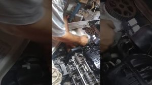 Как узнать гнёт или нет клапана на двигателе.