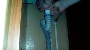 Как правильно установить  гофро-сифон на мойку, раковину.