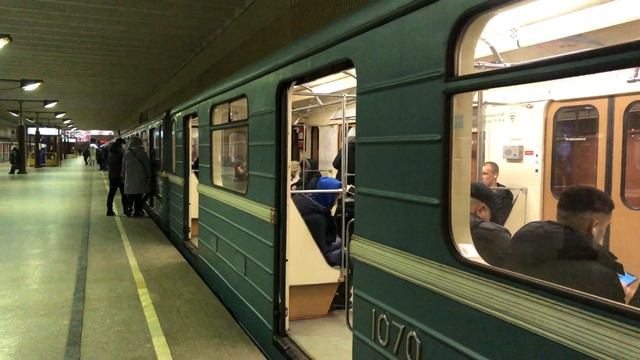 81-717/714.5М, 81-714 и 81-714.5 На станции Волжская смотреть онлайн