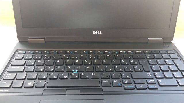 Dell Latitude 5580 (15") Laptop - CTO смотреть онлайн