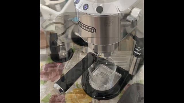 The Coffee Story : DAY 1 DELONGHI DEDICA EC685.M смотреть онлайн