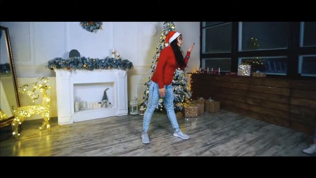 Happy New Year 2018. Smooth Dancehall by Bad bad clan. Pine & Ginger смотреть онлайн