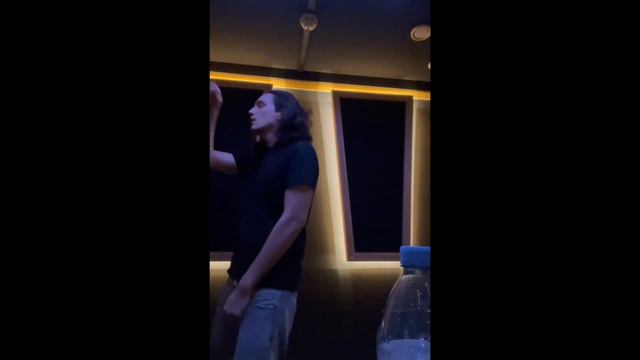 LIL KRYSTALLL ПОКАЗАЛ ГРЯДУЩИЙ ТРЕК смотреть онлайн