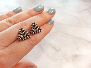 Треугольные серьги из бисера / МК серьги треугольники