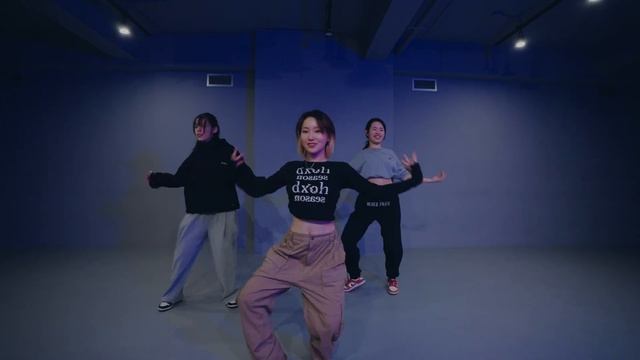 LE SSERAFIM (르세라핌) - Perfect Night l NAYEONG choreography смотреть онлайн