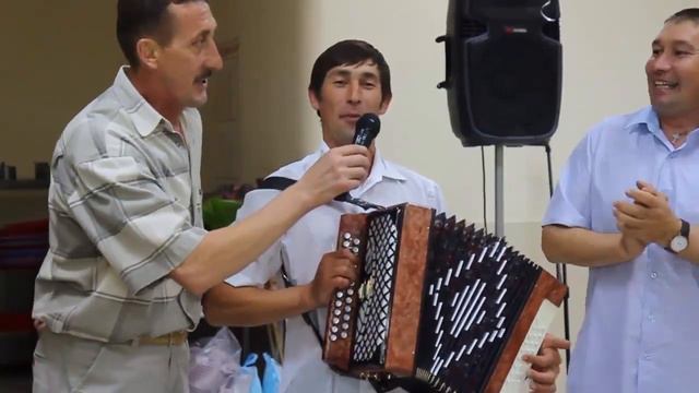 Гармонист из Чувашии, автор песни "Хӑмӑр куҫсем", записано в 2015 году. смотреть онлайн