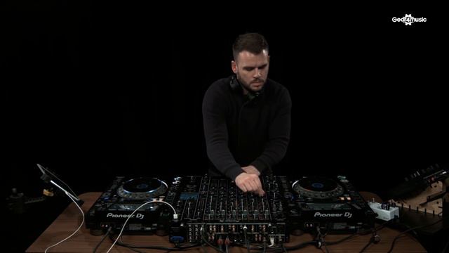 Pioneer DJM-V10 DJ Mixer, performance | Gear4music demo смотреть онлайн
