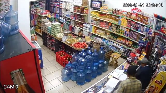 Robo en zona 10 Guatemala смотреть онлайн