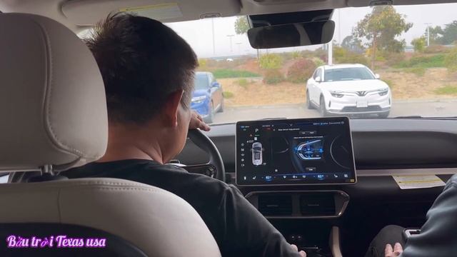 CHƠI NGÔNG MƯỢN XE ĐIỆN VINFAST VF8 ĐI CHƠI NƯỚC MỸ#bautroitexasusa смотреть онлайн