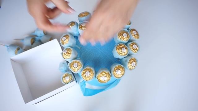 Мастер класс: Сладкий подарок в коробке с конфетами Ferrero Rocher I Что подарить на свадьбу? смотреть онлайн