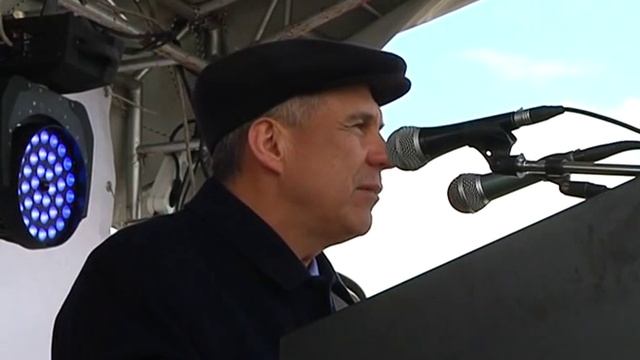 Рустам Минниханов заложил камень в фундамент двух производств в ОЭЗ "Алабуга" смотреть онлайн