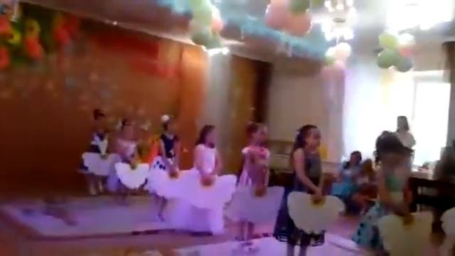 Танец с ромашками "Ромашковое поле" смотреть онлайн