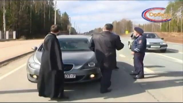 Сотрудники спецроты ГИБДД вручили детские удерживающие устройства Гагарин смотреть онлайн