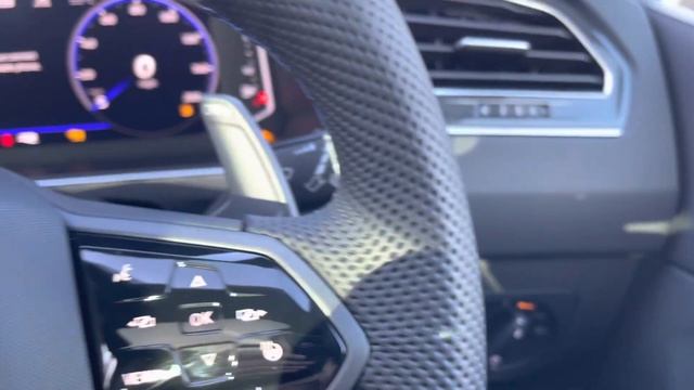 Brand New Volkswagen Tiguan R 2.0TSI 320PS 4MOTION DSG in Reflex Silver Metallic смотреть онлайн