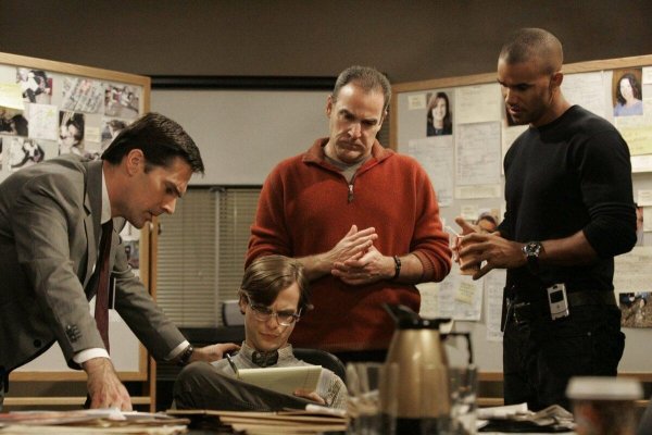 Мыслить как преступник - 3 сезон 2 серия / Criminal Minds