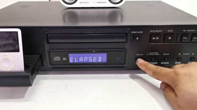 TASCAM CD-200i 2u Rack Mountable CD Player & iPod Dock смотреть онлайн