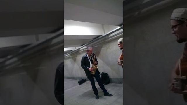 03.09.2017 Москва подземка м.красные ворота смотреть онлайн