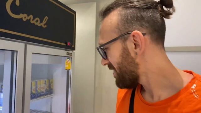 Бизнес-зал Coral лаунж Бангкок аэропорт Суварнабхуми внутренние авиалинии, Lounge key, Priority Pas смотреть онлайн