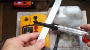 Как идеально ровно залить  электролит в аккумулятор