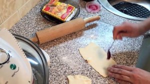 Слойки пирожки с начинкой в аэрогриле  (варенье) 2017 рецепт