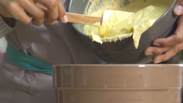 Шоколадный кекс в Форме для кекса Emile Henry смотреть онлайн