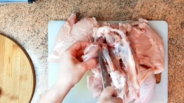 Куриный рулет! Самый быстрый и простой способ разделать курицу? на рулет!! смотреть онлайн