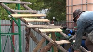 Как одному поднять еврокуб на высоту два метра