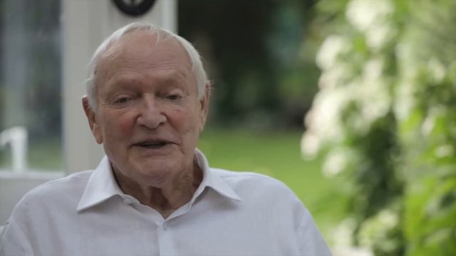 RS Meets Julian Glover - S06E04 смотреть онлайн