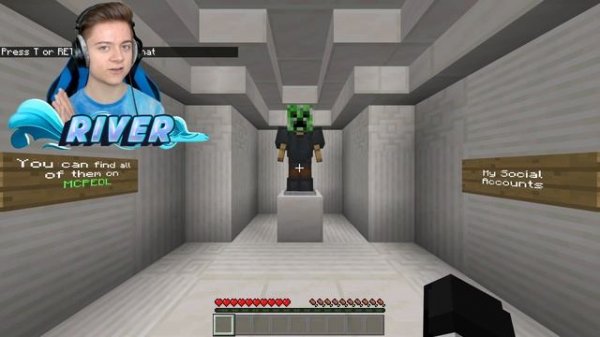 THE BEST MCPE PVP TEXTURE PACK REVIEW MAPS! (Minecraft PE, Win10, Xbox, PS4) 2021